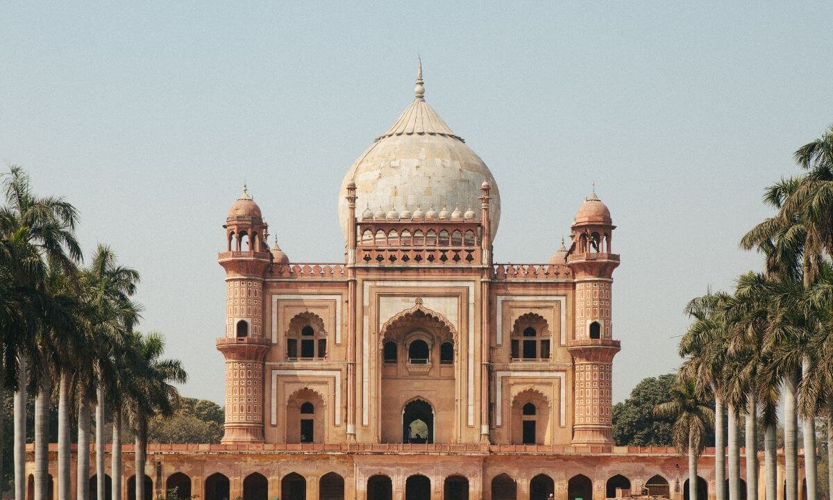 Pre-Wedding Shoot in Delhi: Capturing Love Amidst History and Modernity