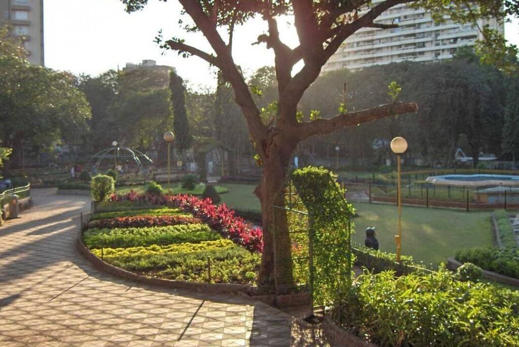 Mumbai’s Hanging Gardens: A Cinematic Gem for Photos & Film