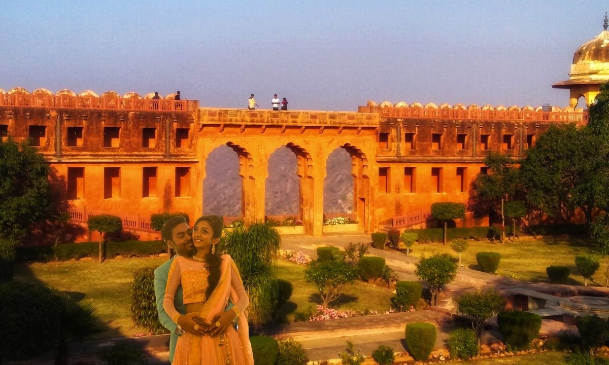 Capture Your Love in Jaipur: The Perfect Pre-Wedding Shoot Destination