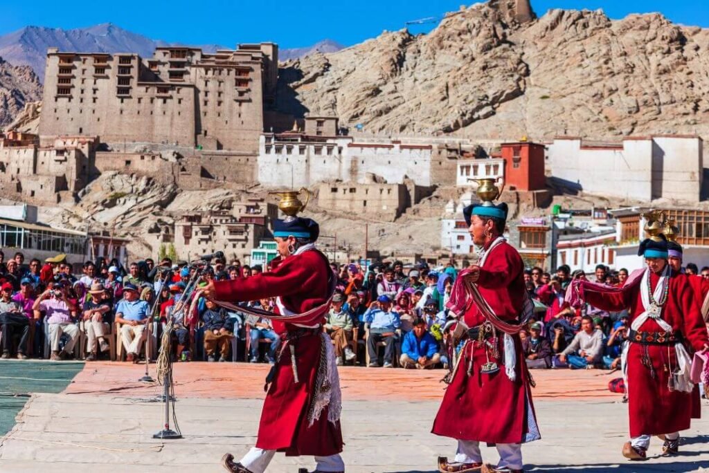 Ladakh Pre-Wedding Shoot Locations: Capture Your Love Story