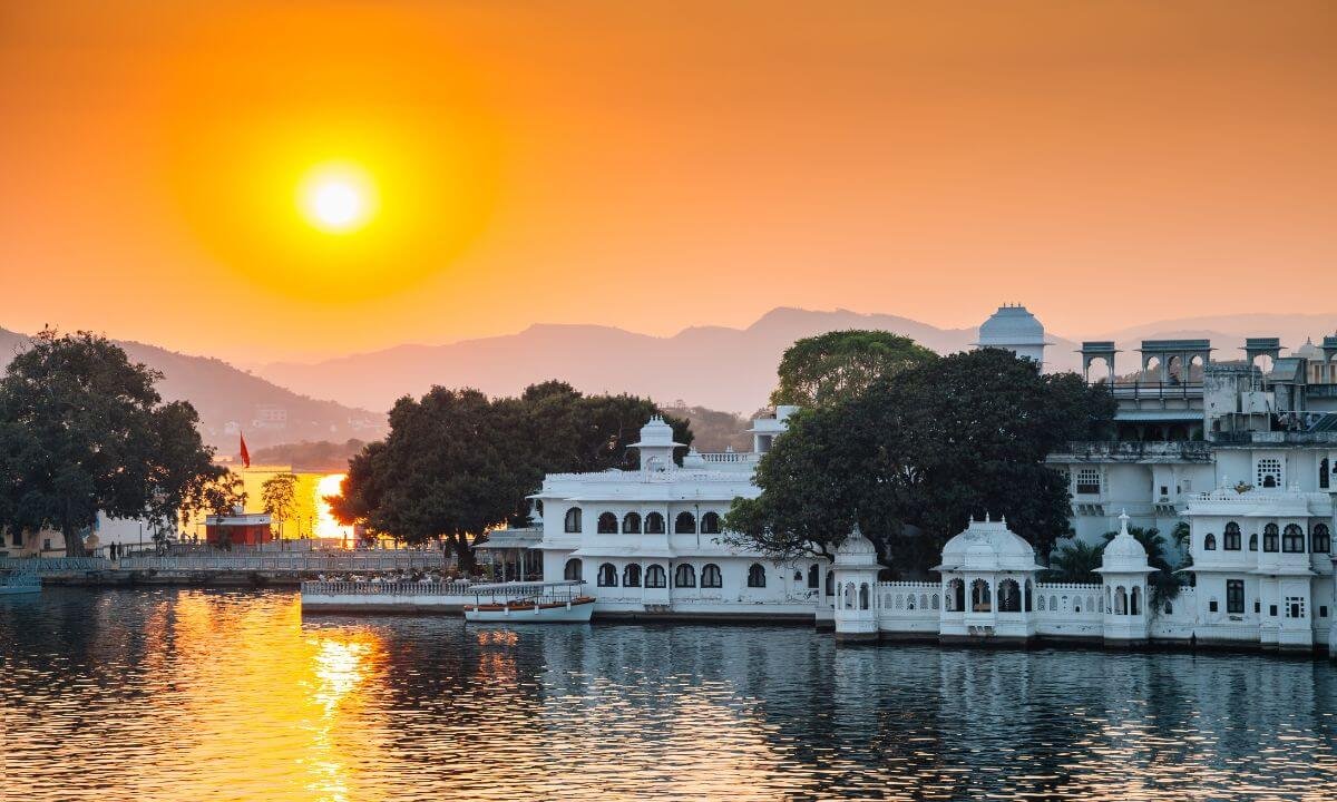 Capture Your Love: Pre-Wedding Shoot at Lake Pichola, Udaipur