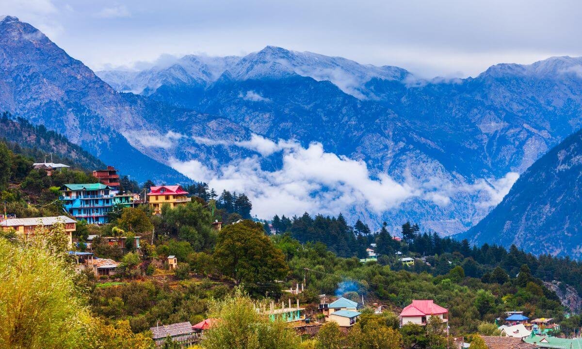 Shimla: A Hilly Haven for Your Pre-Wedding Shoot