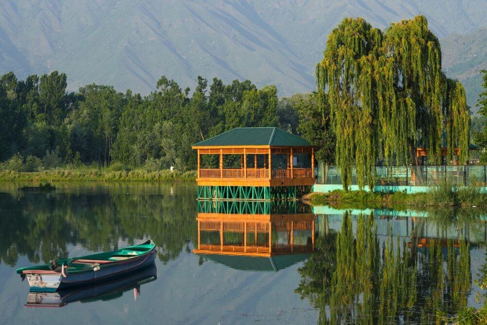 Dal Lake Dharamshala sceneloc8.com