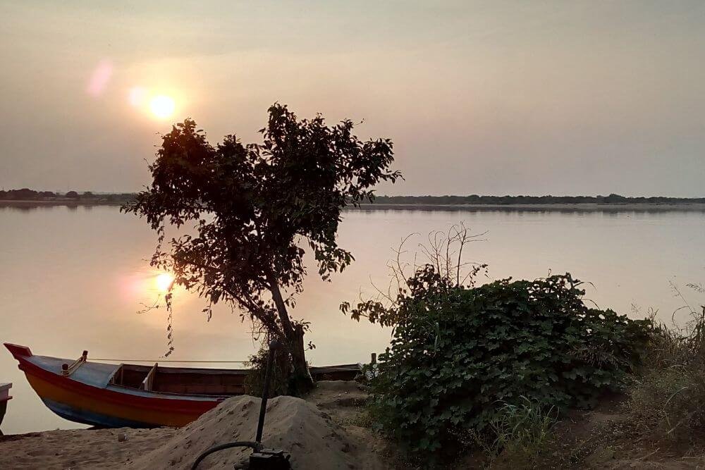 Godavari River Bank sceneloc8.com