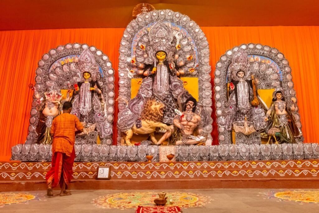 Explore Sacred Spaces: Top Temples & Venues for Navratri Celebrations in Gujarat