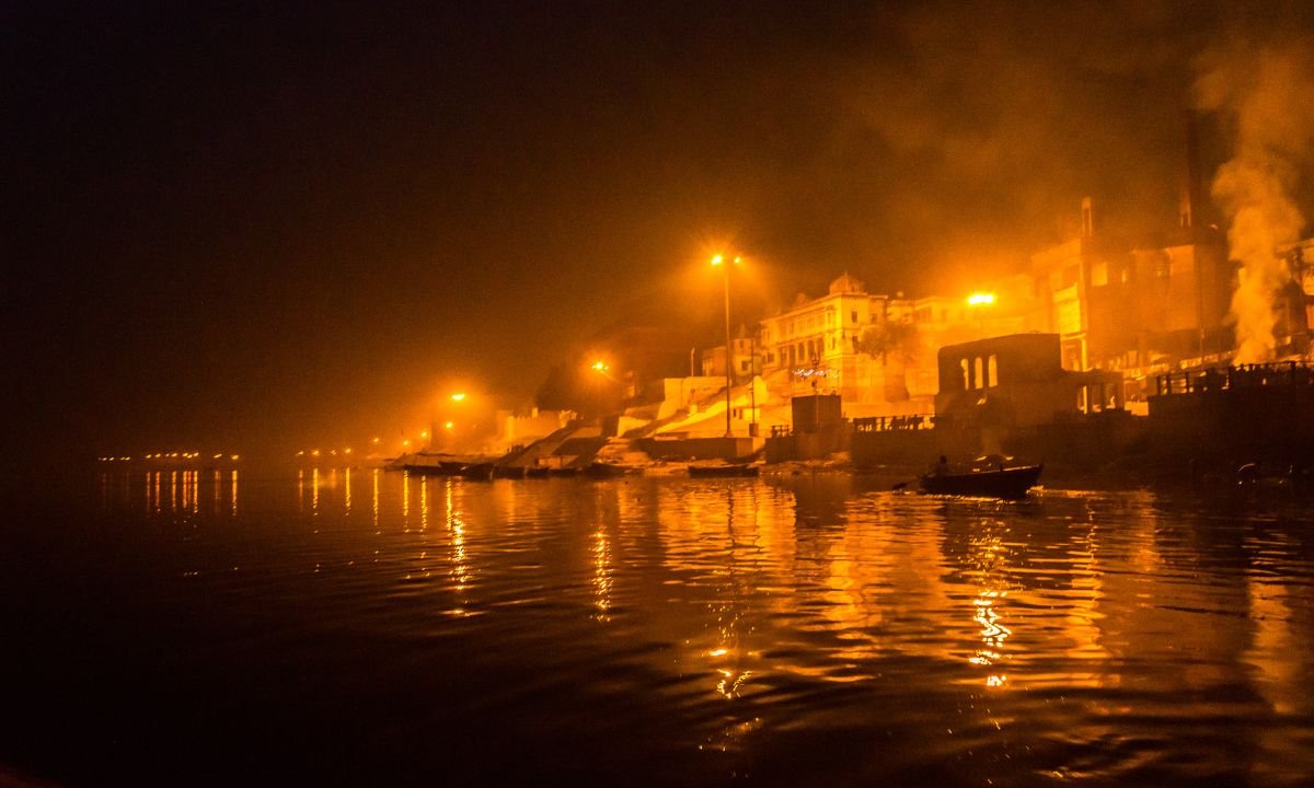 Night Photography in Varanasi: Capturing Navratri Celebrations at Dusk