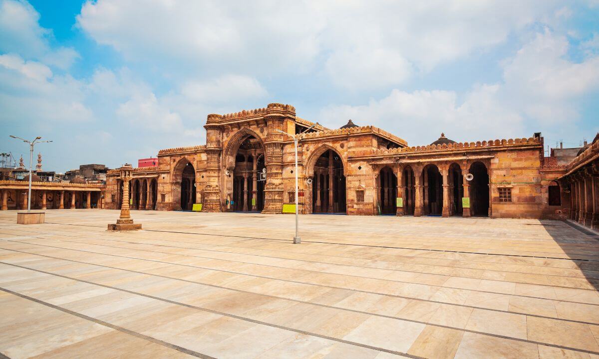 Exploring the Heritage of Ahmedabad: A Photographic Journey Through Iconic Sites