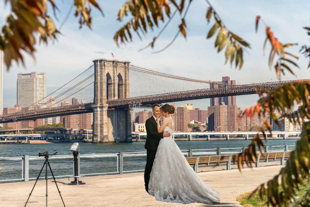 Pre Wedding Photography on Brooklyn Bridge sceneloc8.com