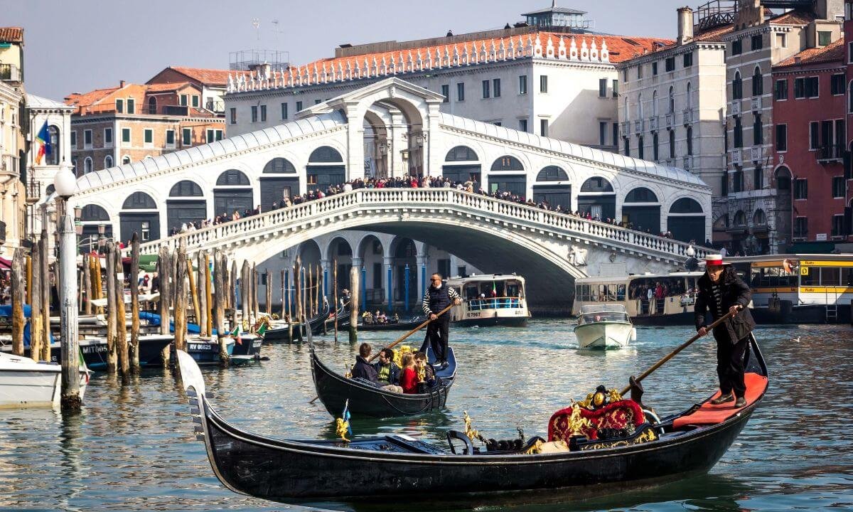 Pre wedding shoot locations in Venice sceneloc8.com