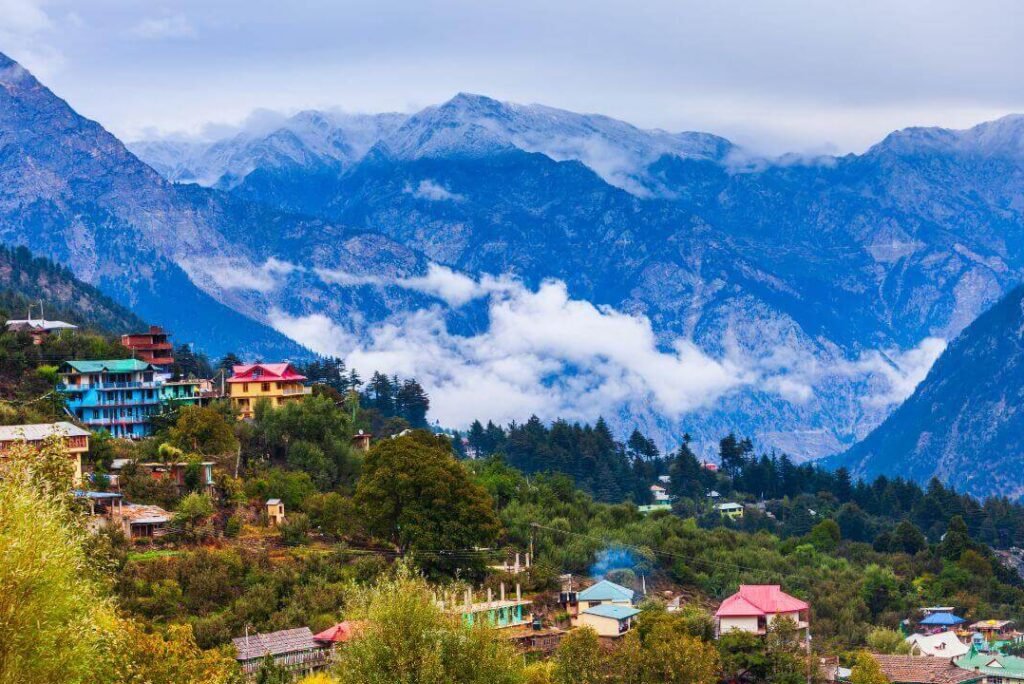 Festive Getaways: Best Hill Stations for Christmas in India