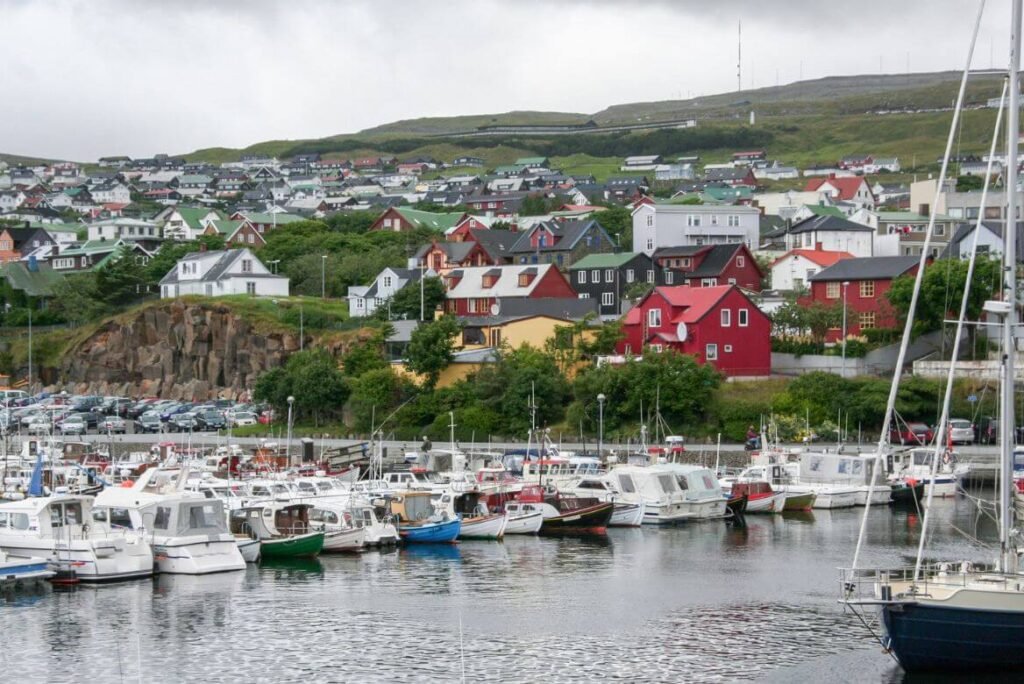 Captivating Nature Photography Locations for Stunning Backdrops in the Faroe Islands