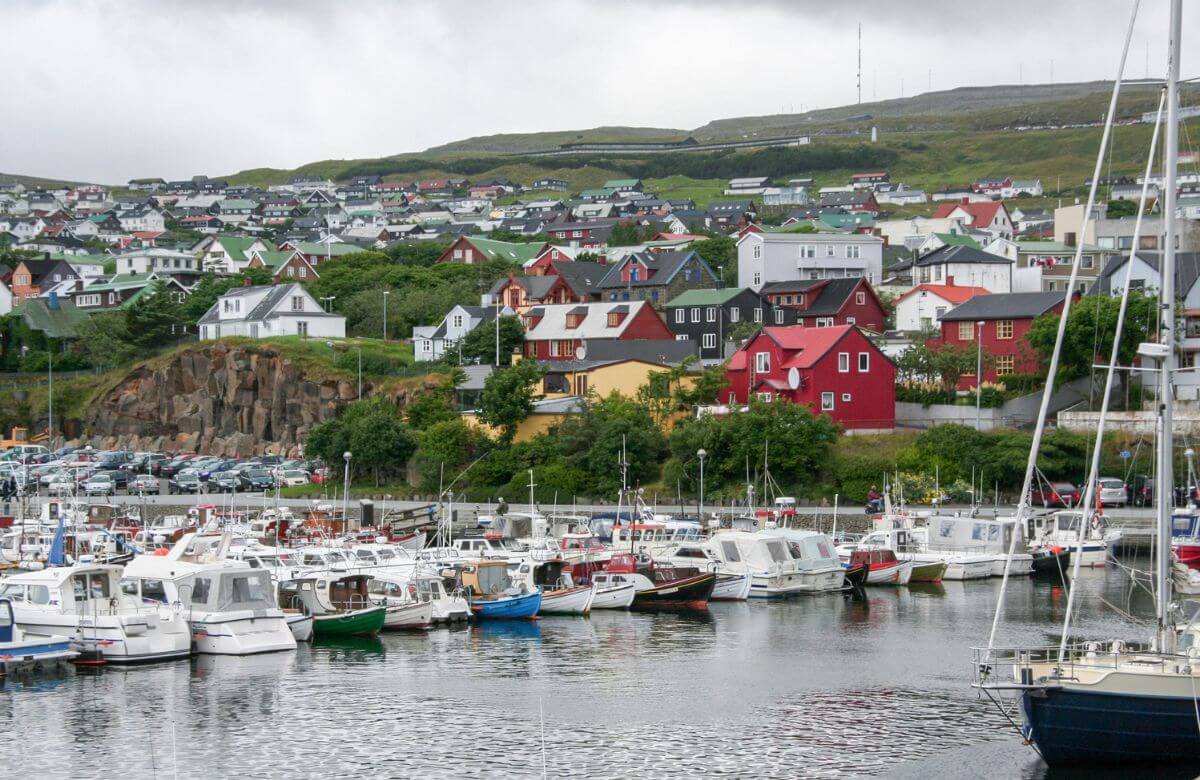 Captivating Nature Photography Locations for Stunning Backdrops in the Faroe Islands