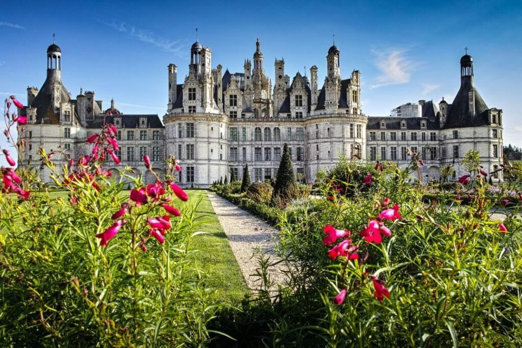 Pre-Wedding Shoot in Château de Chambord: A Fairy Tale Experience