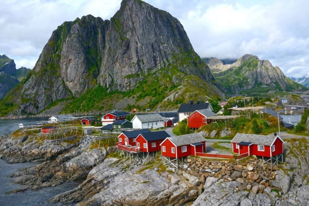 Enchanting Pre-Wedding Shoot in Lofoten Islands: A Nordic Fairytale