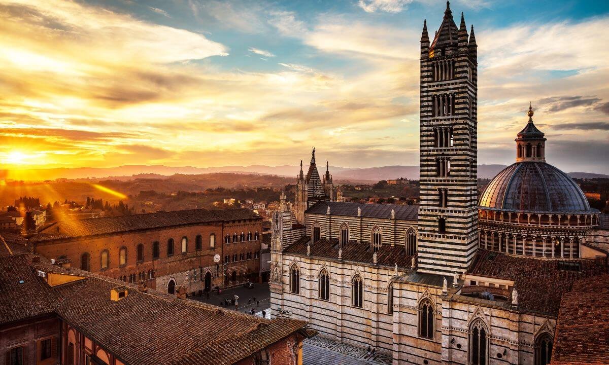 Siena, Italy: The Best Location for a Pre-Wedding Shoot with Medieval Charm