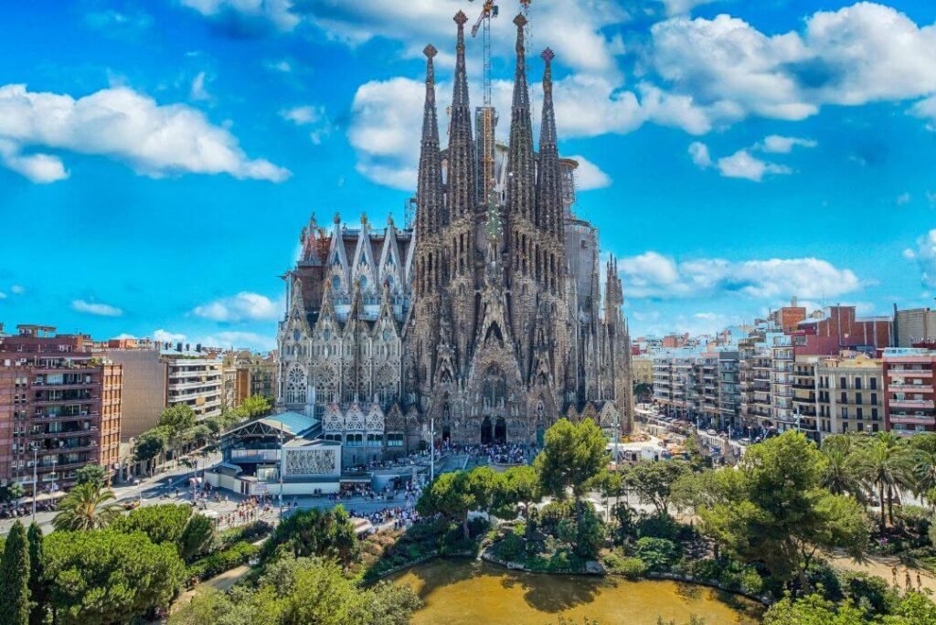 Barcelona’s Architectural Gems: Top Spots for Photography