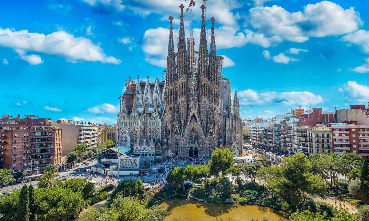 Barcelona’s Architectural Gems: Top Spots for Photography