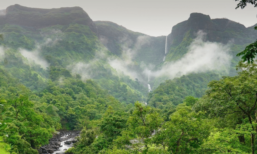 monsoon trekking itinerary