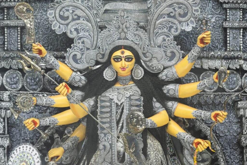 Durga Puja in India 2025 | Best City-Wise Pandals & Celebrations