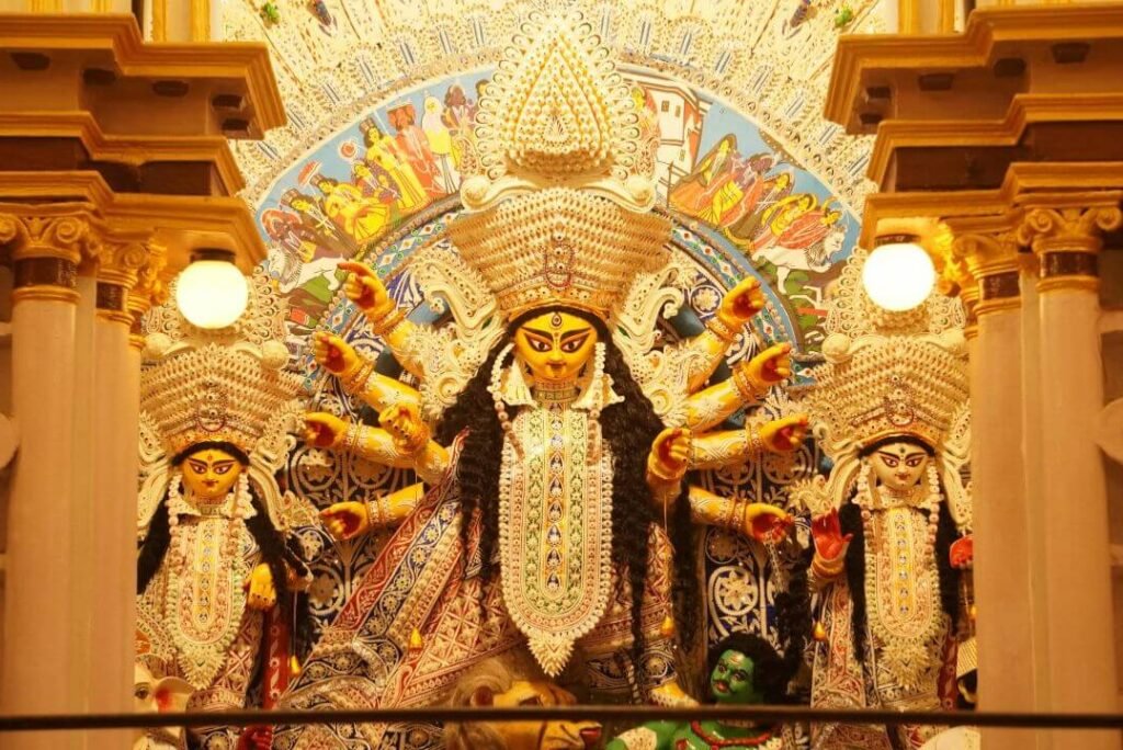 Navratri in Kolkata 2025: Temples, Cultural Nights, and Garba